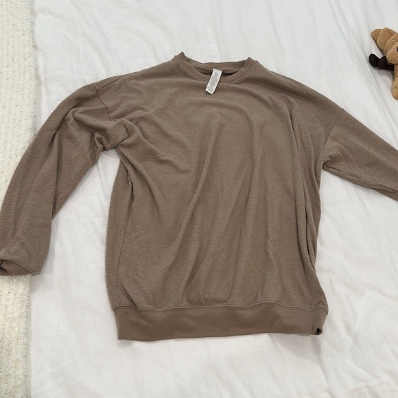ALO Yoga Sweaters - Alo cozy sweatshirt